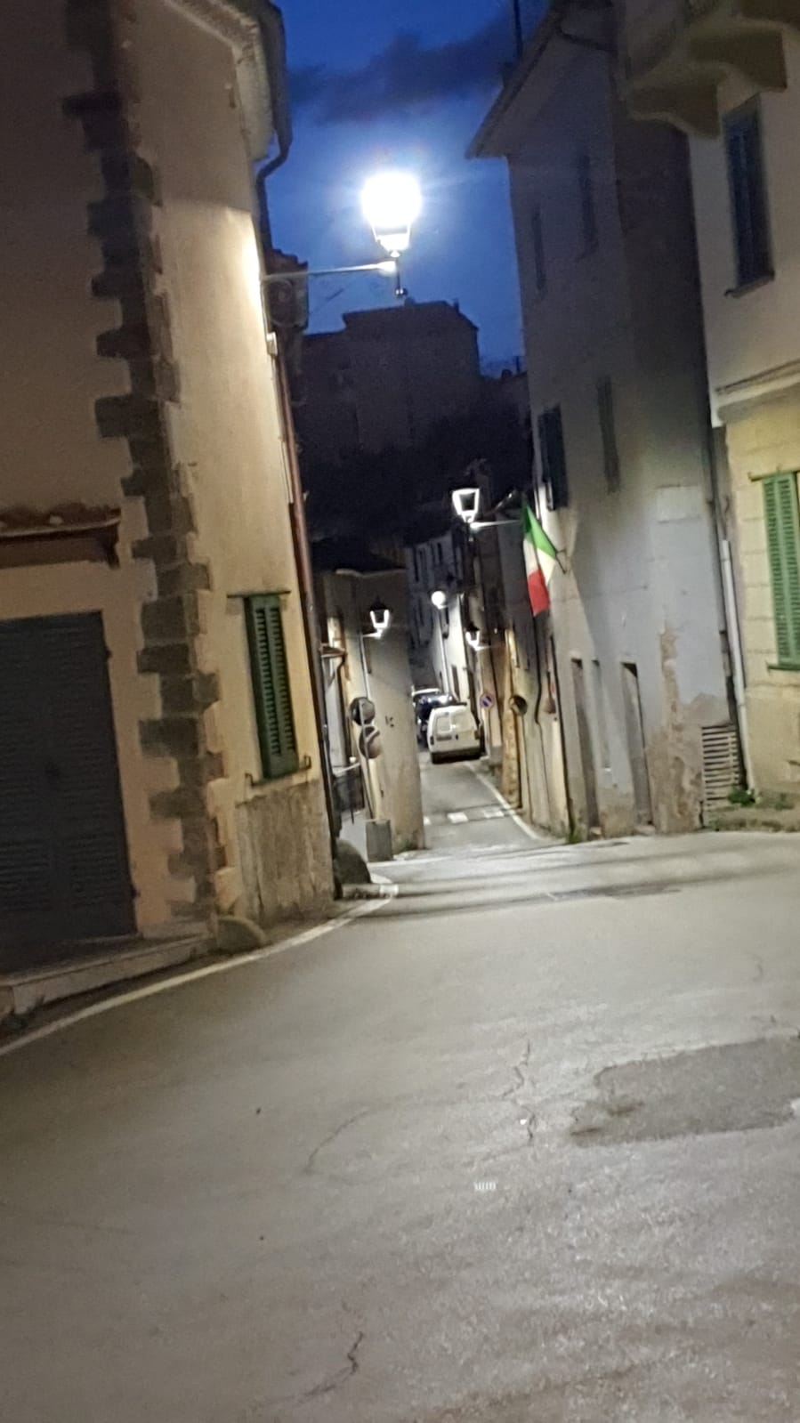 Via di Scansano di sera dopo la riqualificazione LED